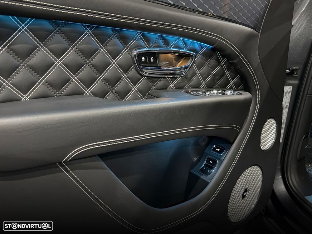 Bentley Bentayga V8 Atelier Edition - 17