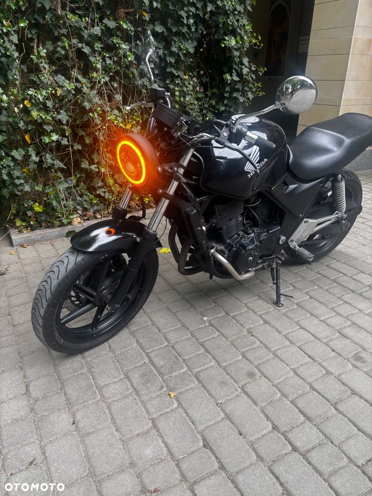 Honda CB - 1