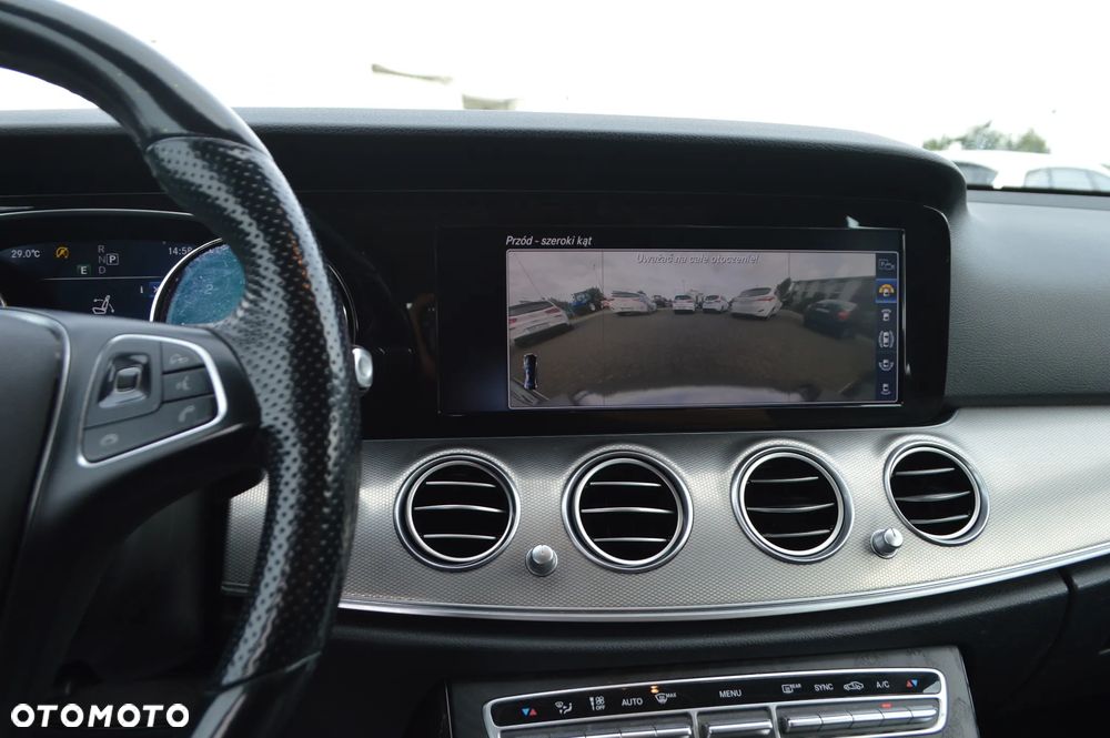 Mercedes-Benz Klasa E 220 d 9G-TRONIC - 26