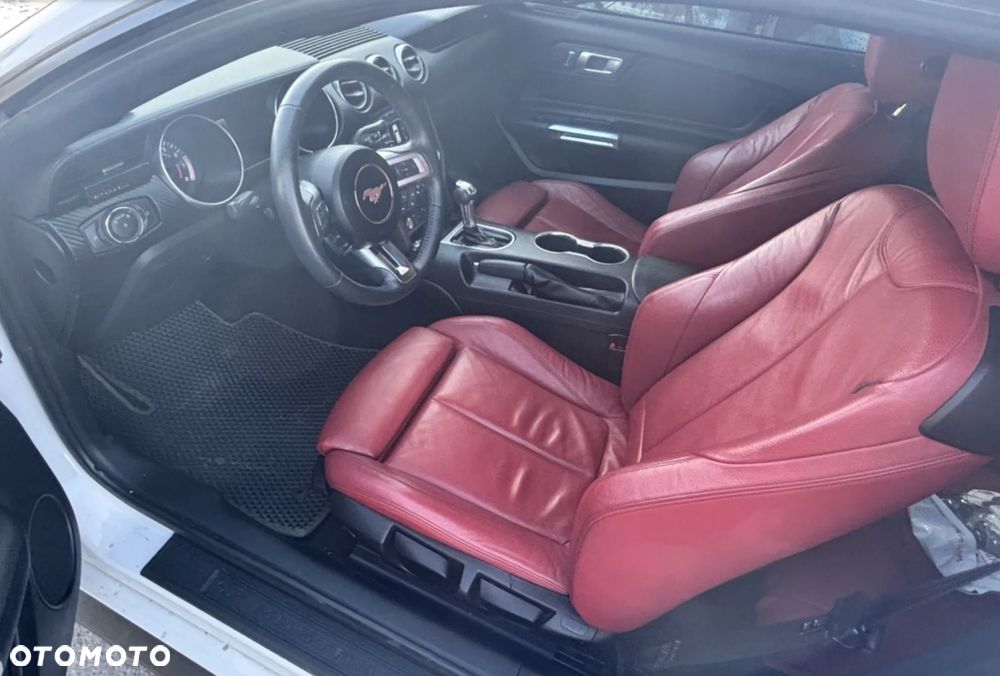 Ford Mustang - 10