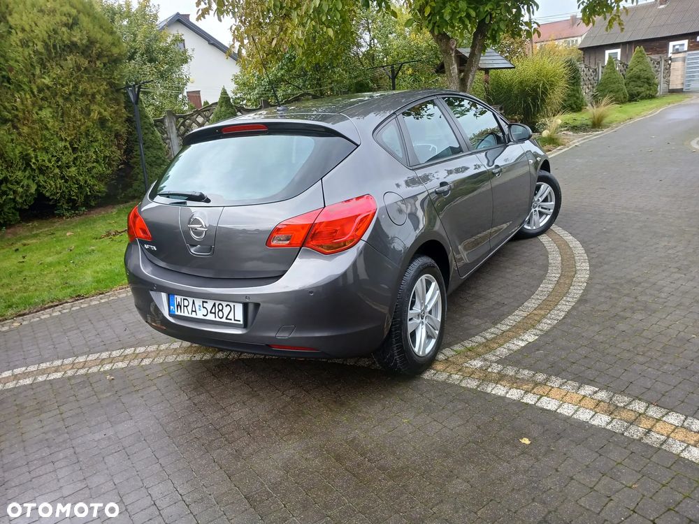 Opel Astra 1.6 Exklusiv - 5