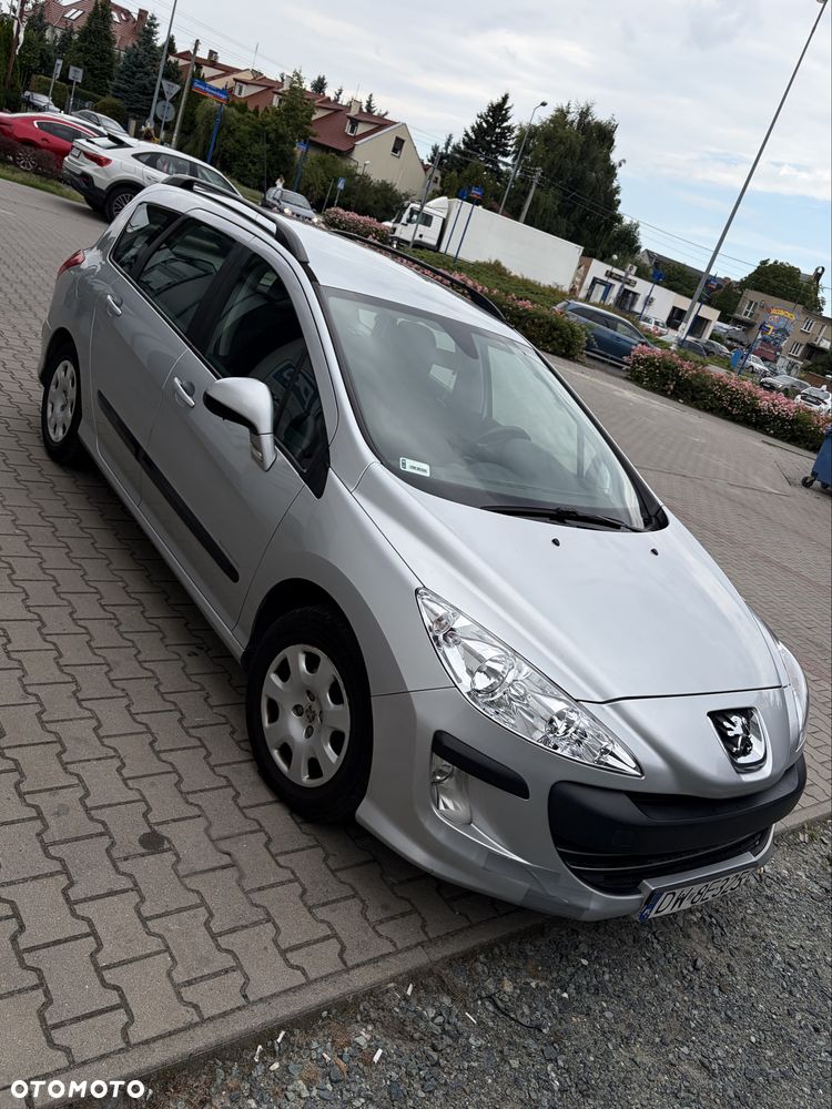 Peugeot 308 - 1