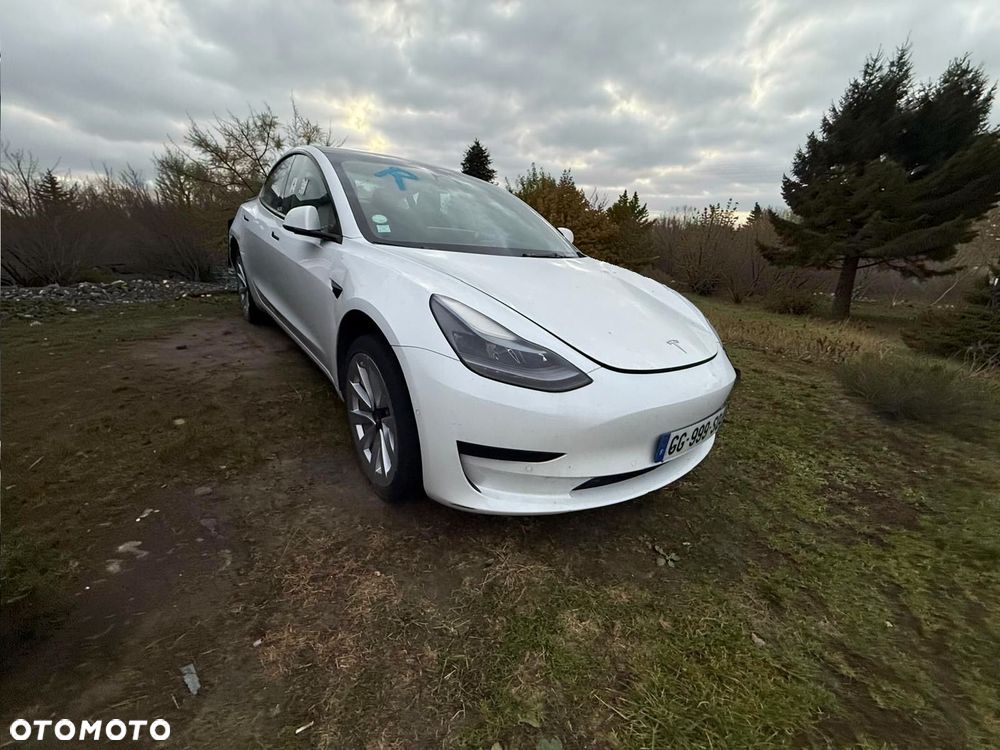 Tesla Model Y RWD - 2