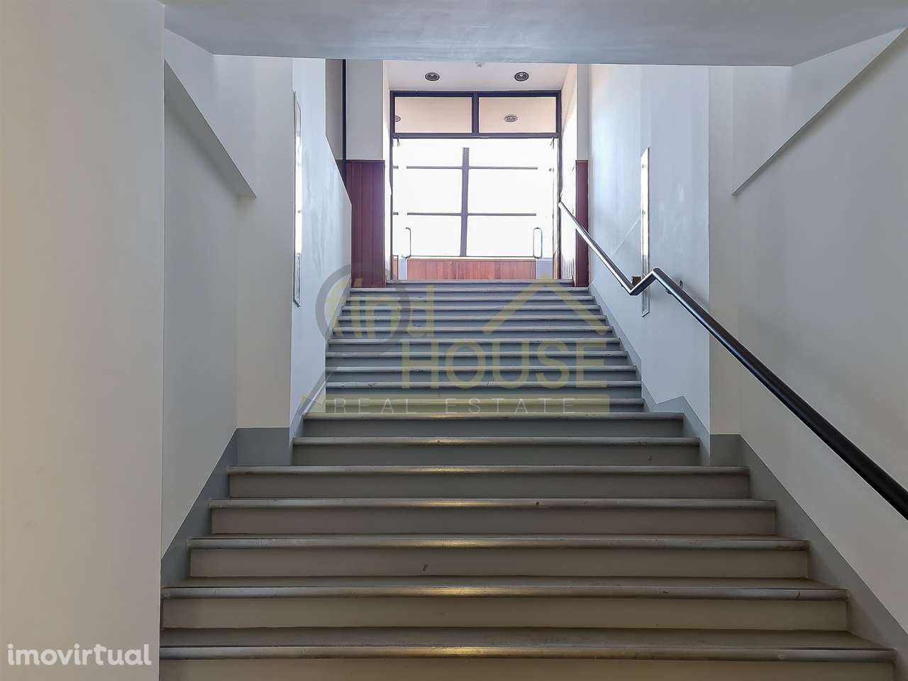 Loja para venda no Restelo - Grande imagem: 3/18