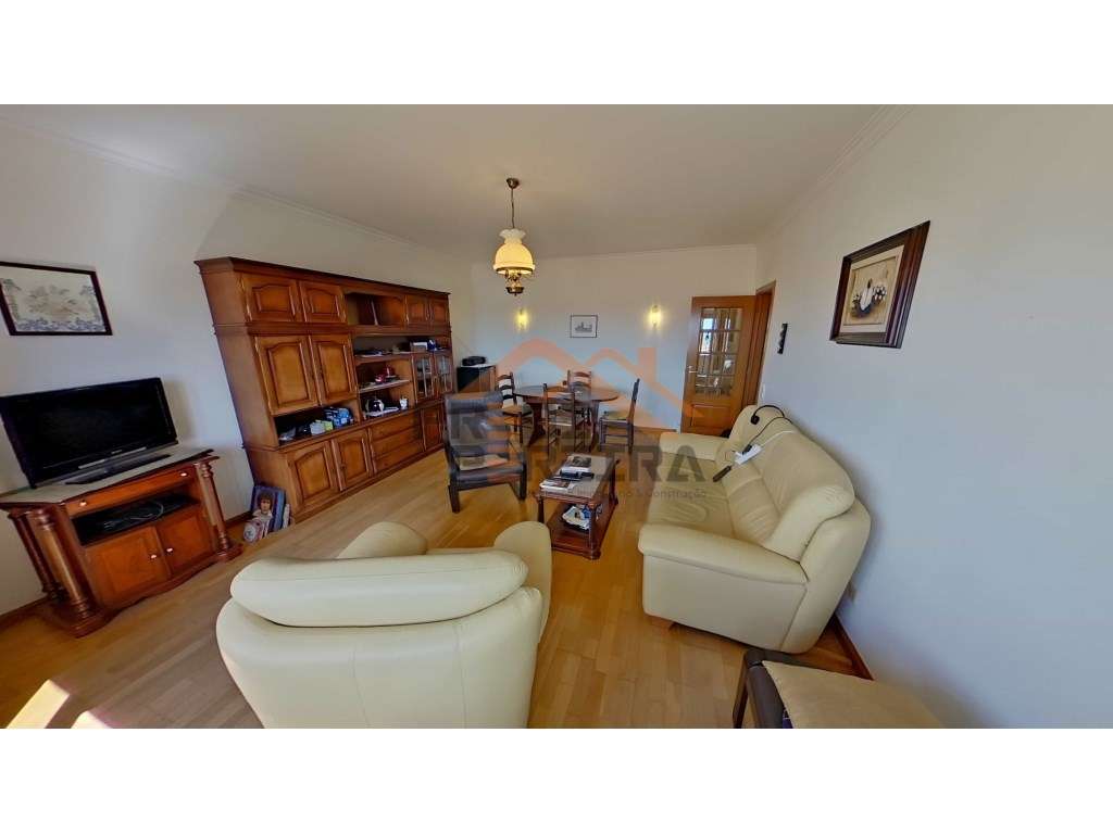 Situado na Serra da Amoreira, apartamento T3 com dois parqueamentos... - Grande imagem: 5/23