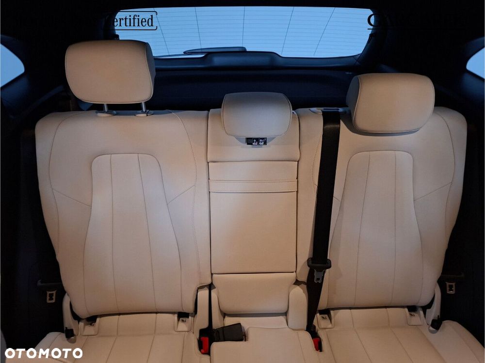 Mercedes-Benz GLA - 23