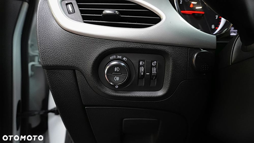 Opel Astra V 1.2 T GS Line S&S - 33