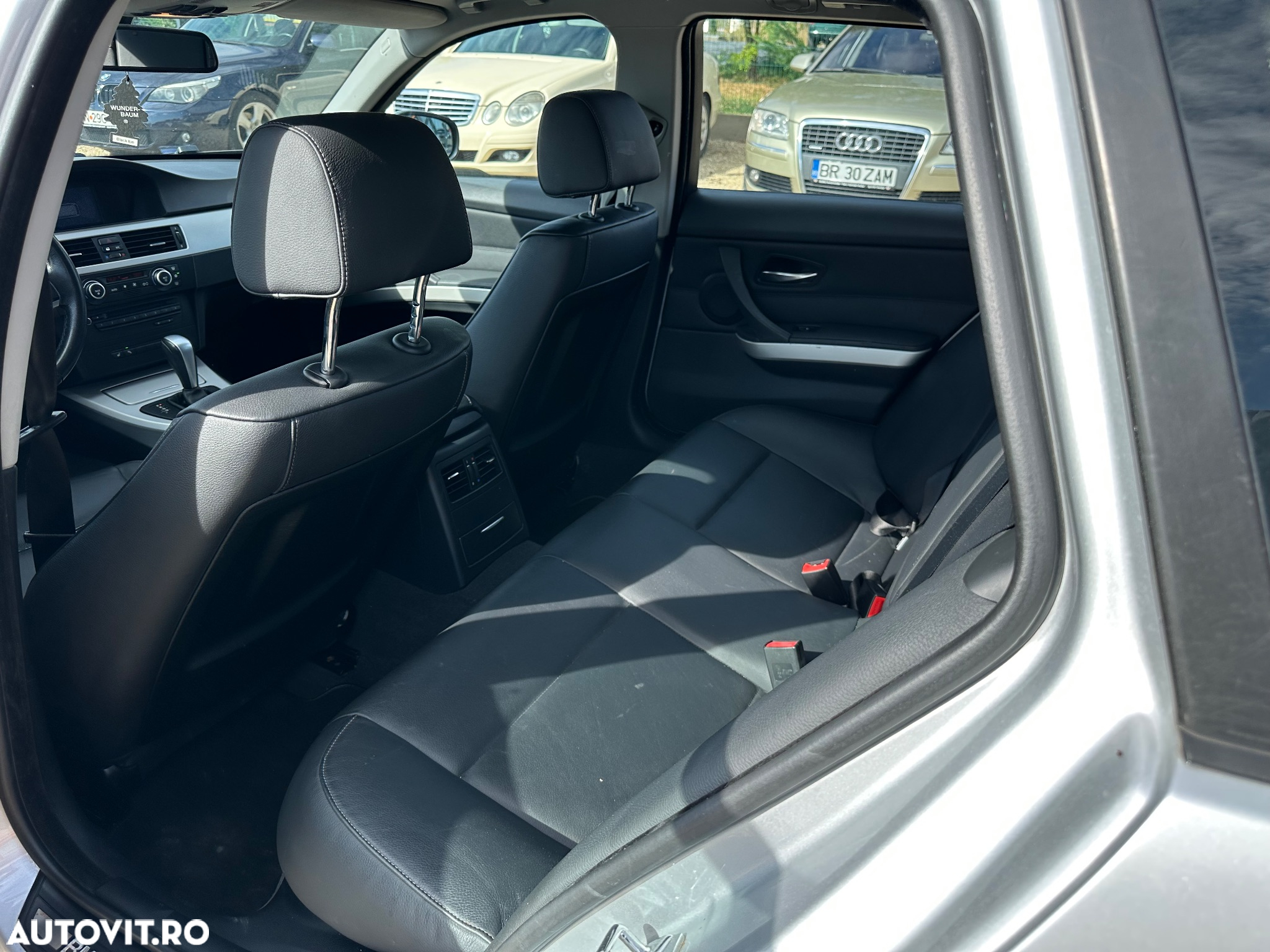 BMW Seria 3 320d DPF Touring Aut. - 7
