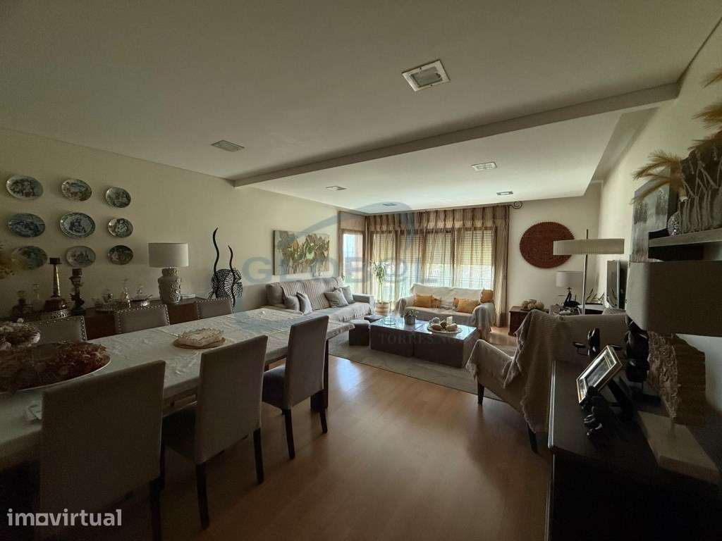 Apartamento T4 em Torres Novas com sótão e garagem - Grande imagem: 3/15
