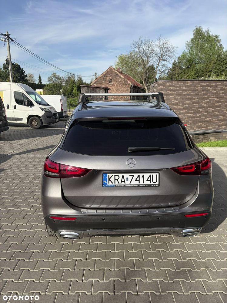 Mercedes-Benz GLA - 4