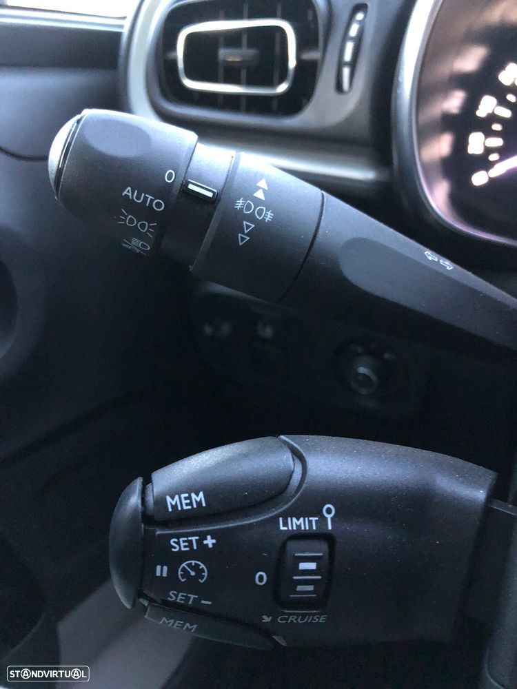 Citroën C3 1.2 PureTech Shine EAT6 - 27