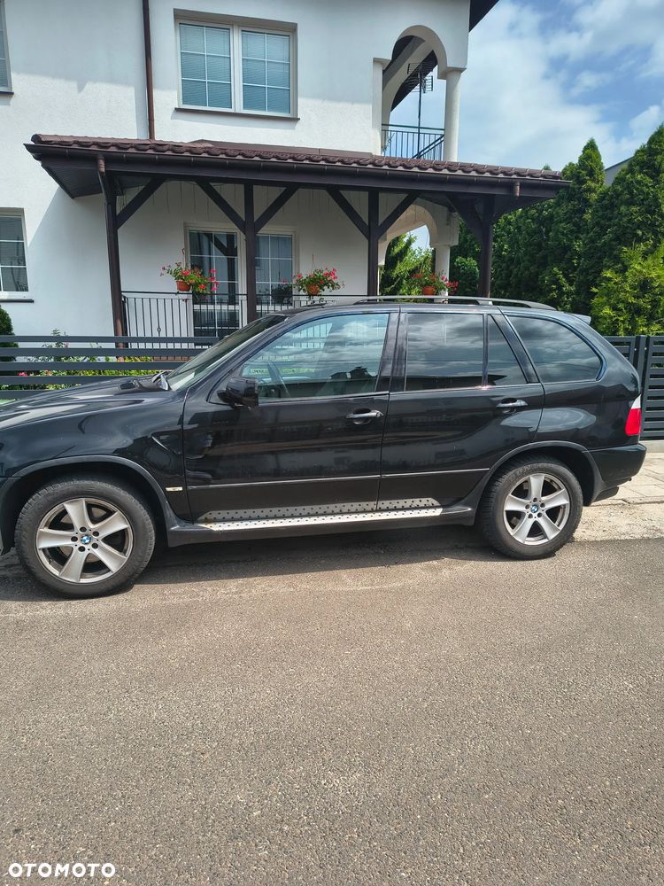 BMW X5 4.4i - 2