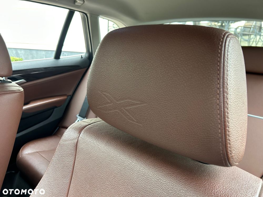 BMW X1 xDrive18d xLine - 14
