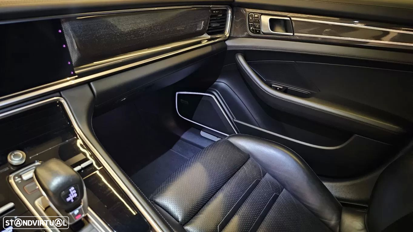 Porsche Panamera Sport Turismo 4 E-Hybrid 10 Years Edition - 43