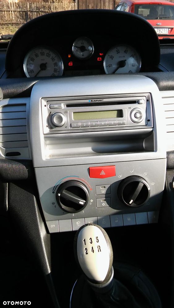 Lancia Ypsilon 1.4 8V Oro (4 os.) - 10