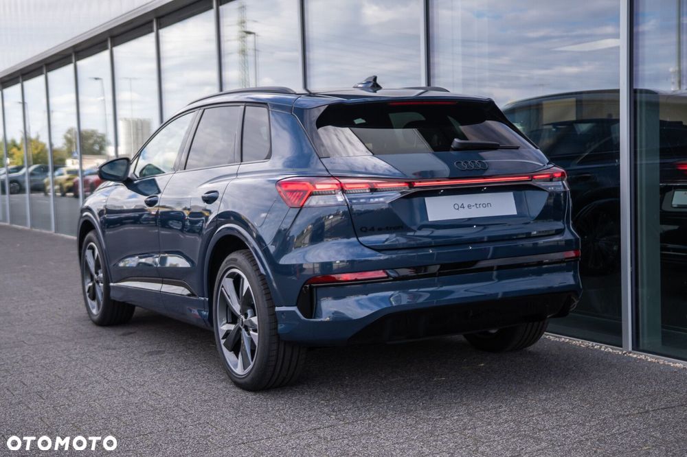 Audi Q4 e-tron - 4
