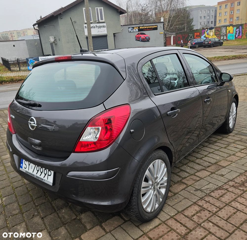 Opel Corsa 1.2 16V Cosmo - 4
