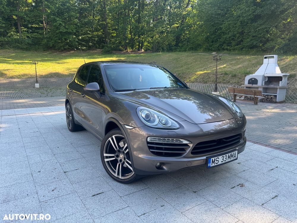 Porsche Cayenne - 1