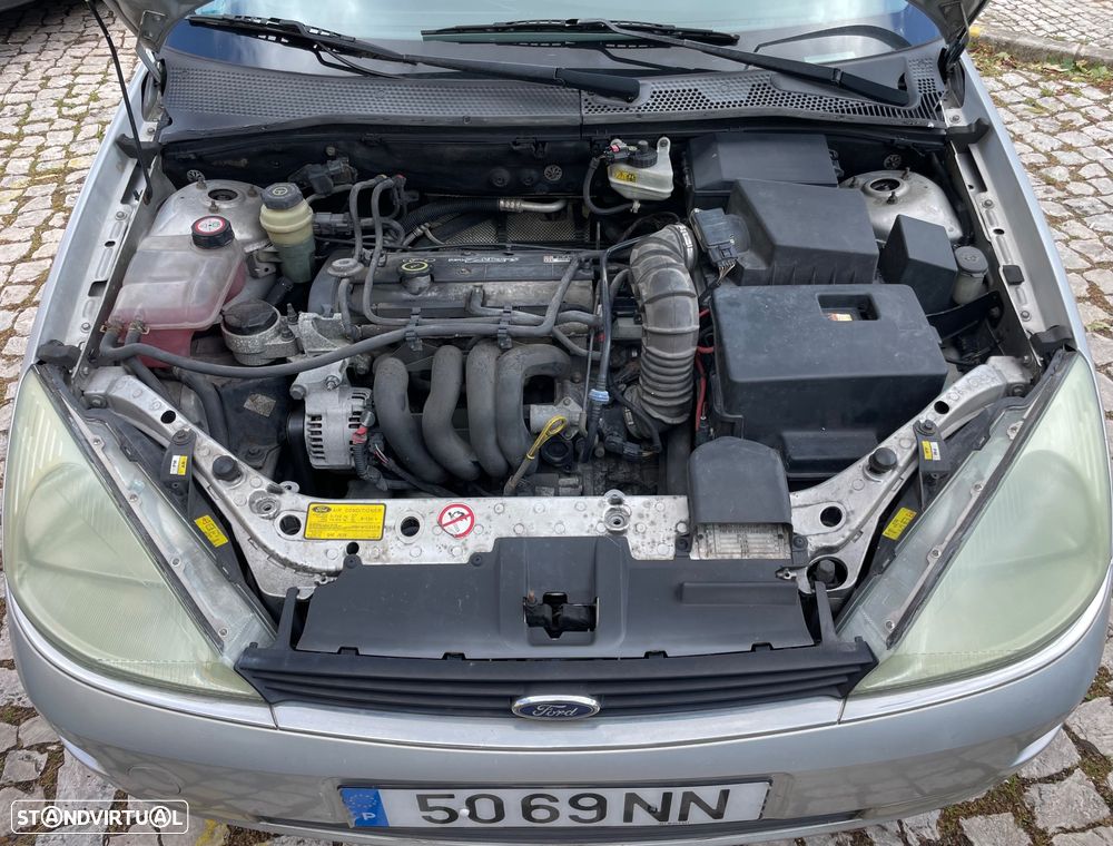 Ford Focus 1.6 Ghia - 17