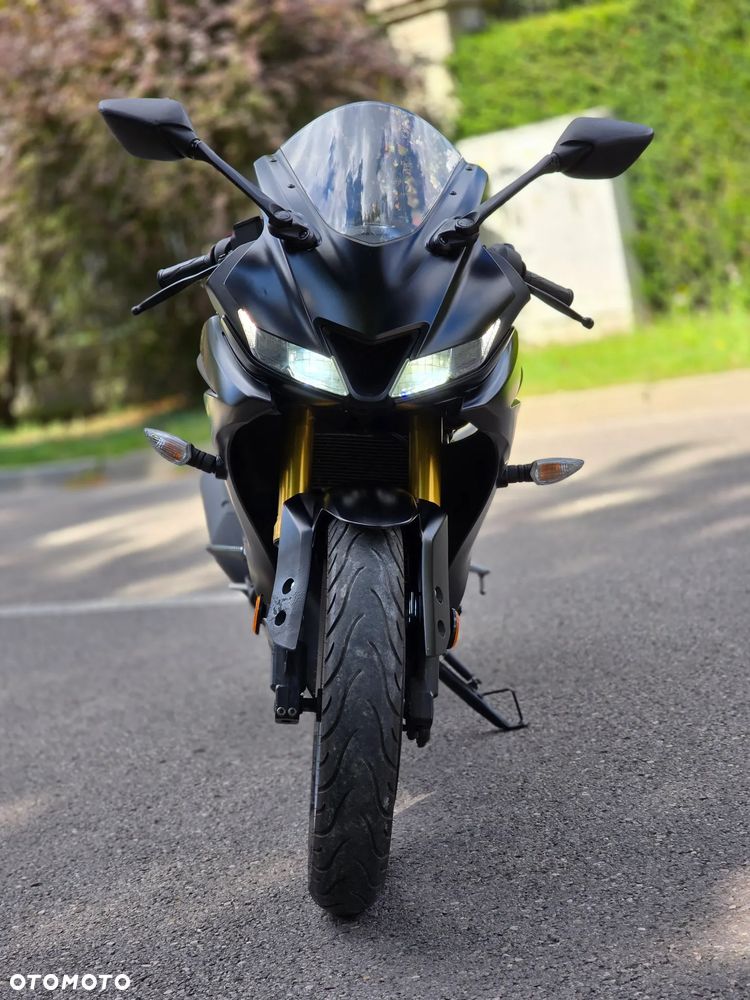 Yamaha YZF - 11