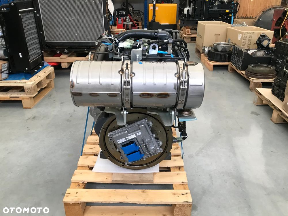 SILNIK Kubota V2403 T TURBO 47.9 kW 17000 netto - 5