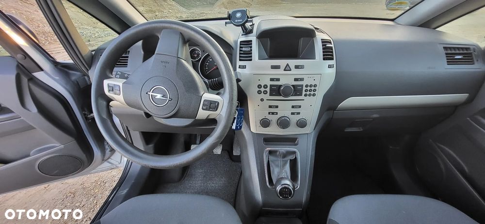 Opel Zafira 1.7 CDTI Essentia - 17