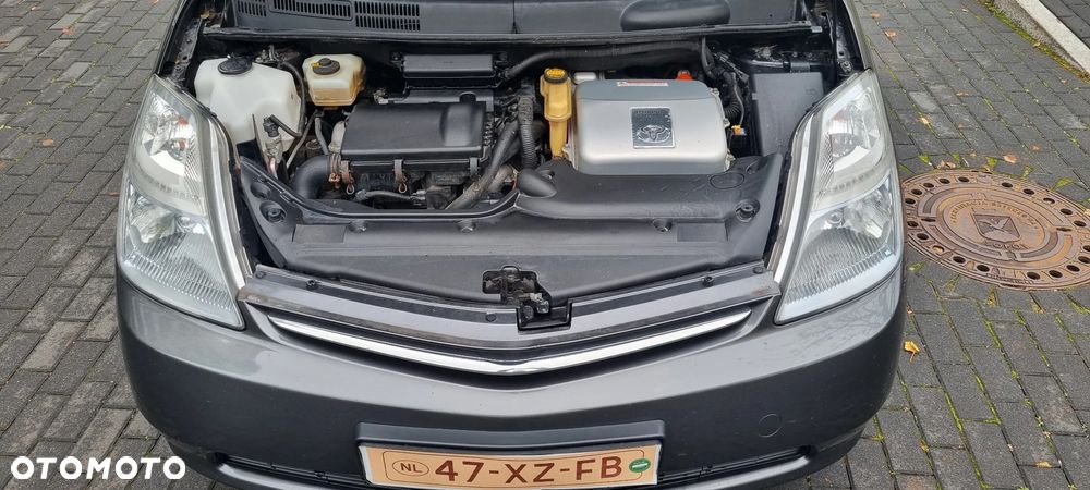 Toyota Prius 1.5 VVT-i Sol - 6