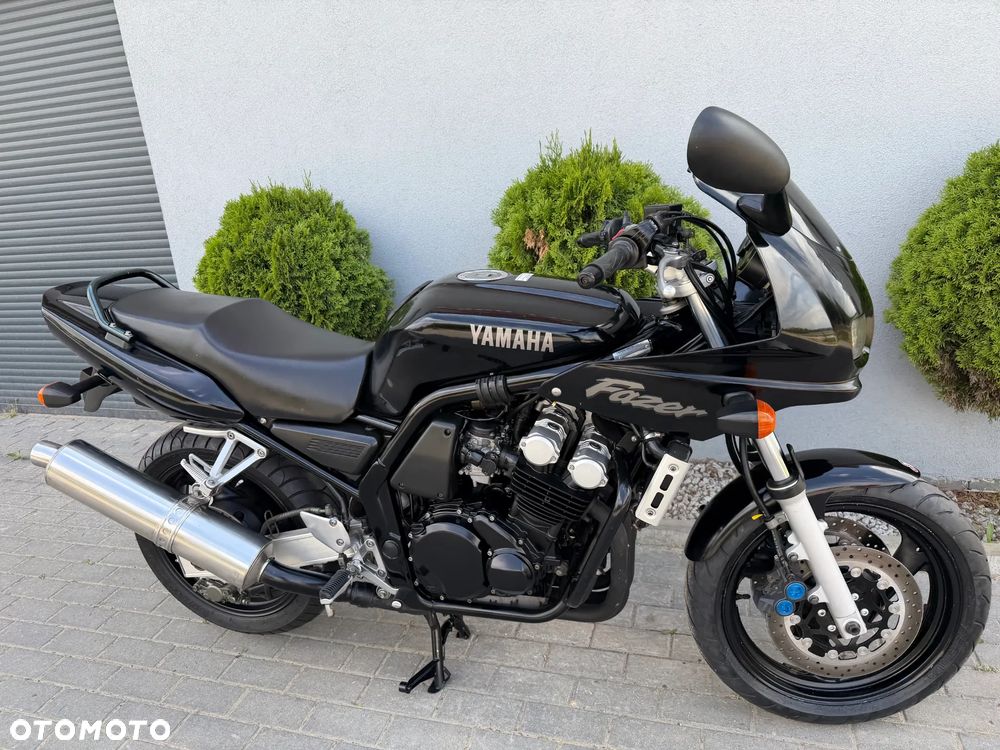 Yamaha FZS - 4