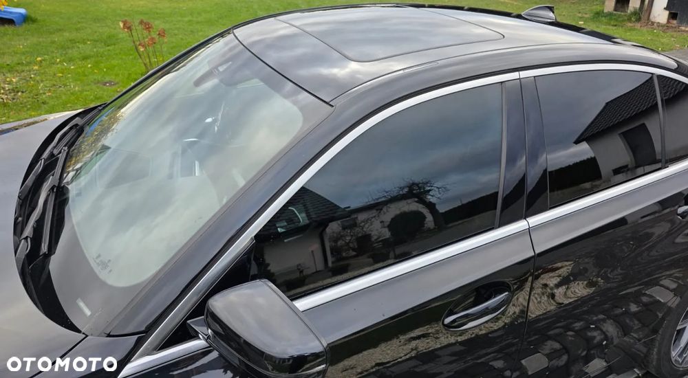 BMW Seria 3 330i Sport - 8