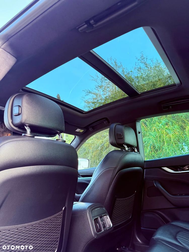 Maserati Levante S Q4 - 12