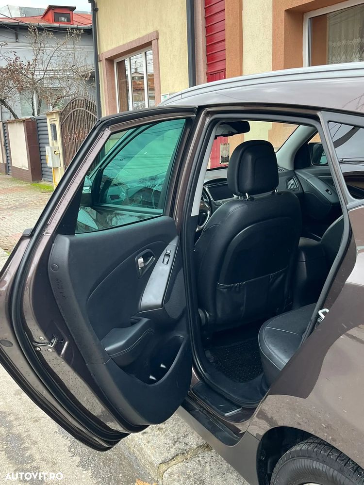 Hyundai ix35 2.0 CRDI 4WD Automatik Finale Silver - 4