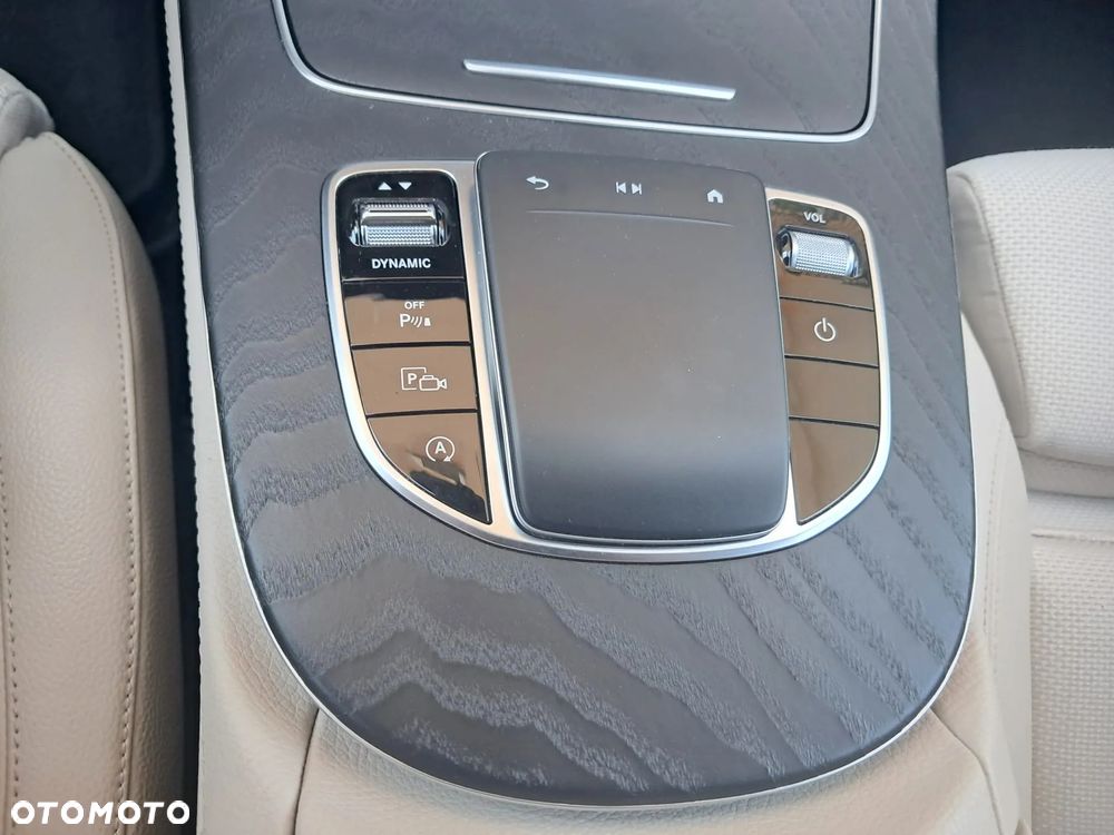 Mercedes-Benz Klasa E 220 d 9G-TRONIC - 28