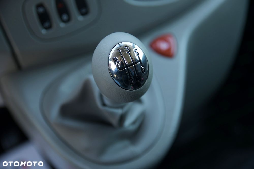 Renault Trafic Grand Passenger Pack Clim - 32