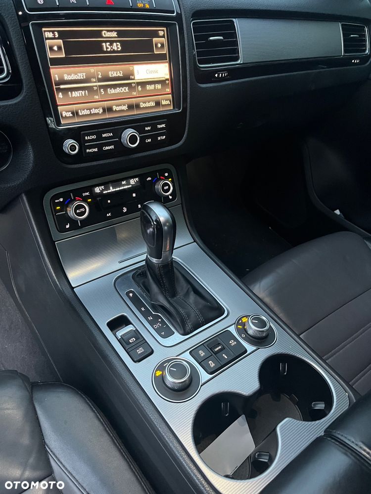 Volkswagen Touareg 3.0 V6 TDI BMT Perfectline R-Style - 11