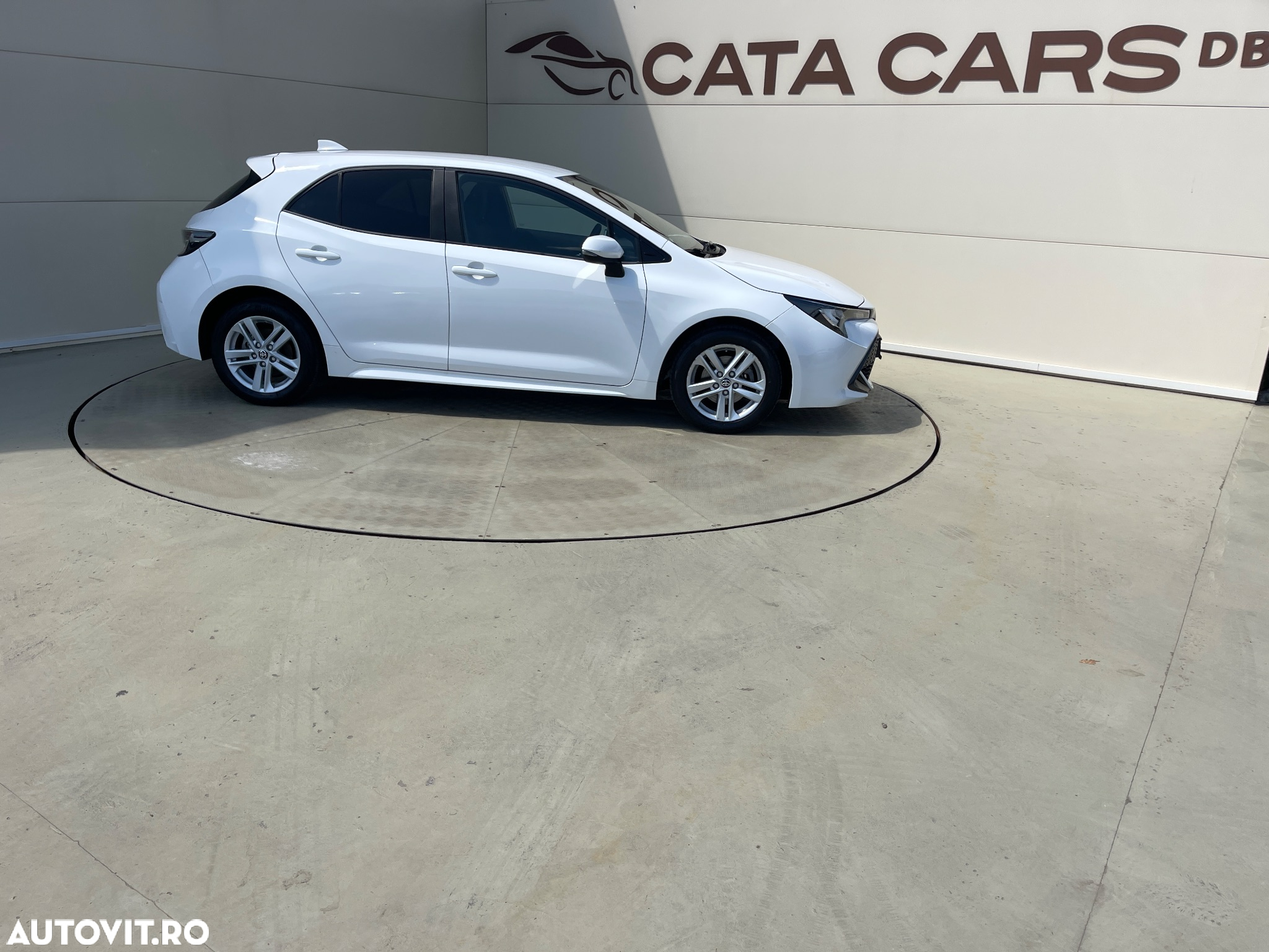 Toyota Corolla 1.8 Hybrid Comfort - 18