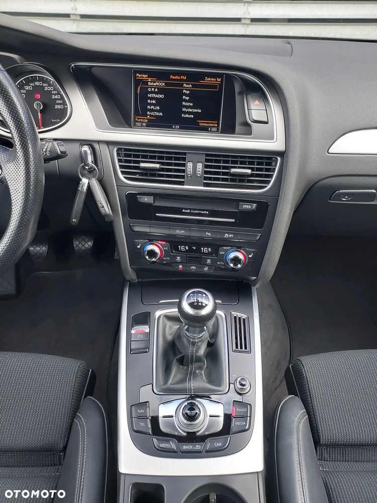 Audi A4 Avant 2.0 TDI DPF quattro S line Sportpaket - 28