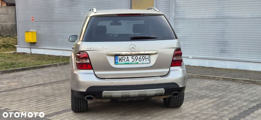 Mercedes-Benz ML 320 CDI 4Matic 7G-TRONIC Edition 10 - 4