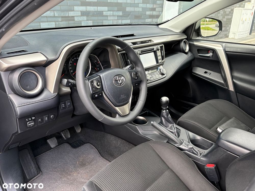 Toyota RAV4 2.0 D-4D Premium - 9