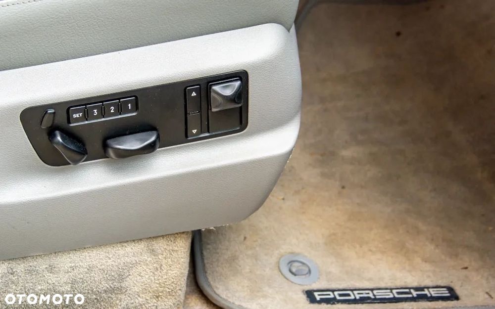 Porsche Cayenne Turbo - 27