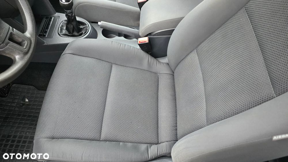 Volkswagen Touran 1.6 TDI DPF BlueMotion Technology Highline - 16