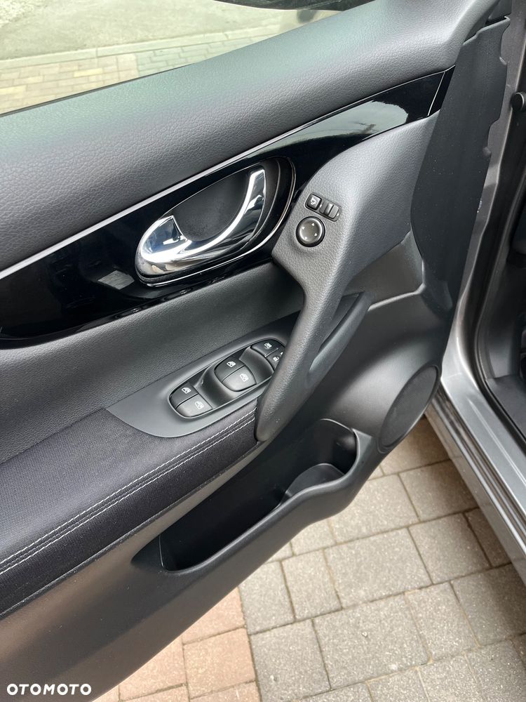 Nissan Qashqai 1.3 DIG-T N-WAY - 19