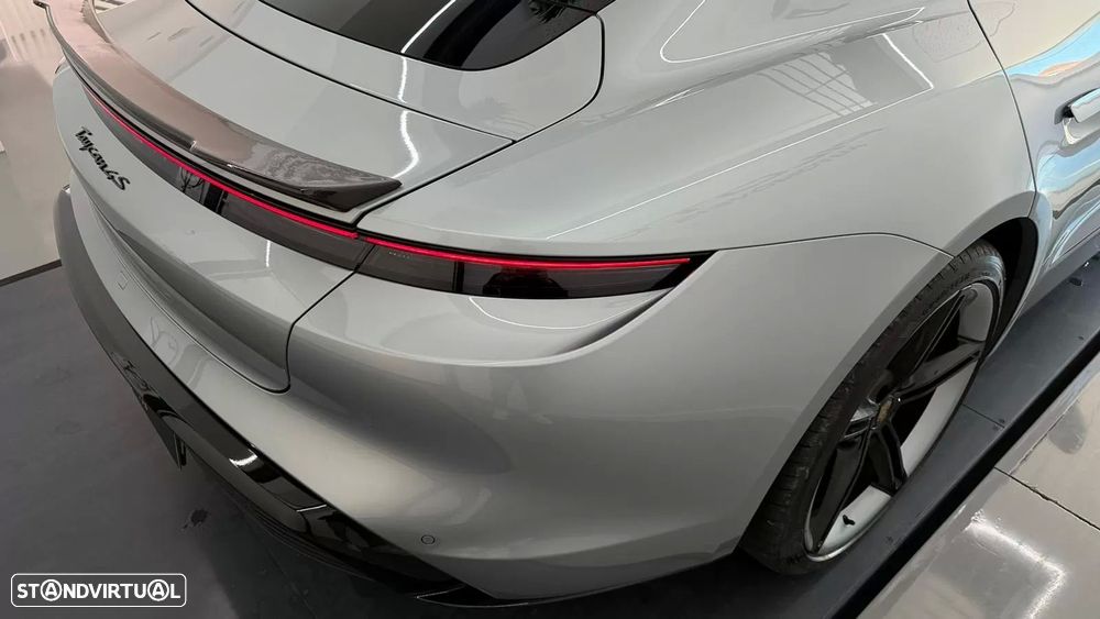 Porsche Taycan 4S - 17