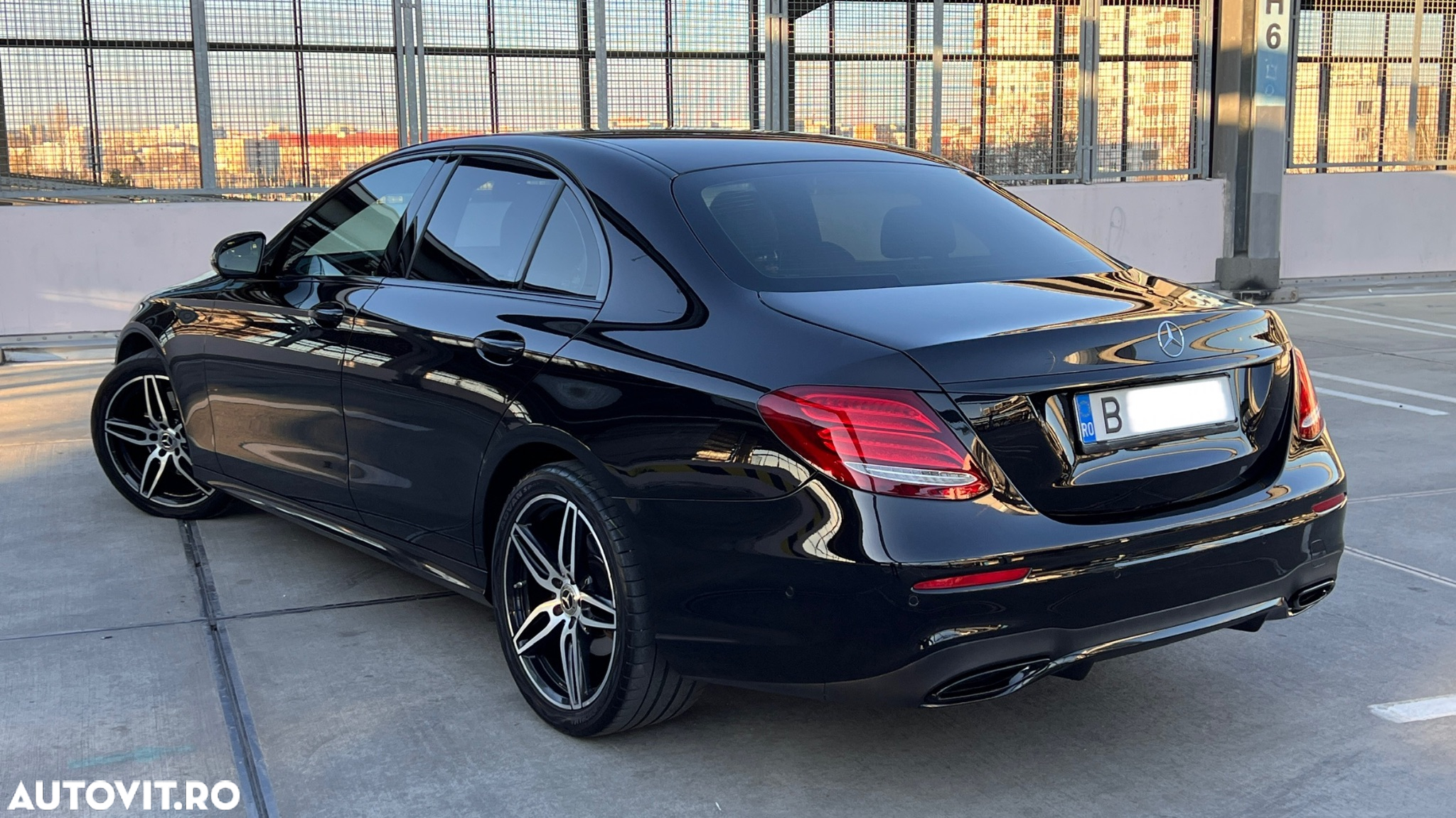 Mercedes-Benz E 220 d 9G-TRONIC AMG Line - 6