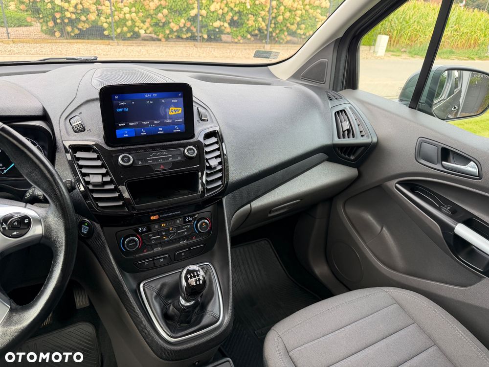 Ford Tourneo Connect Grand - 24