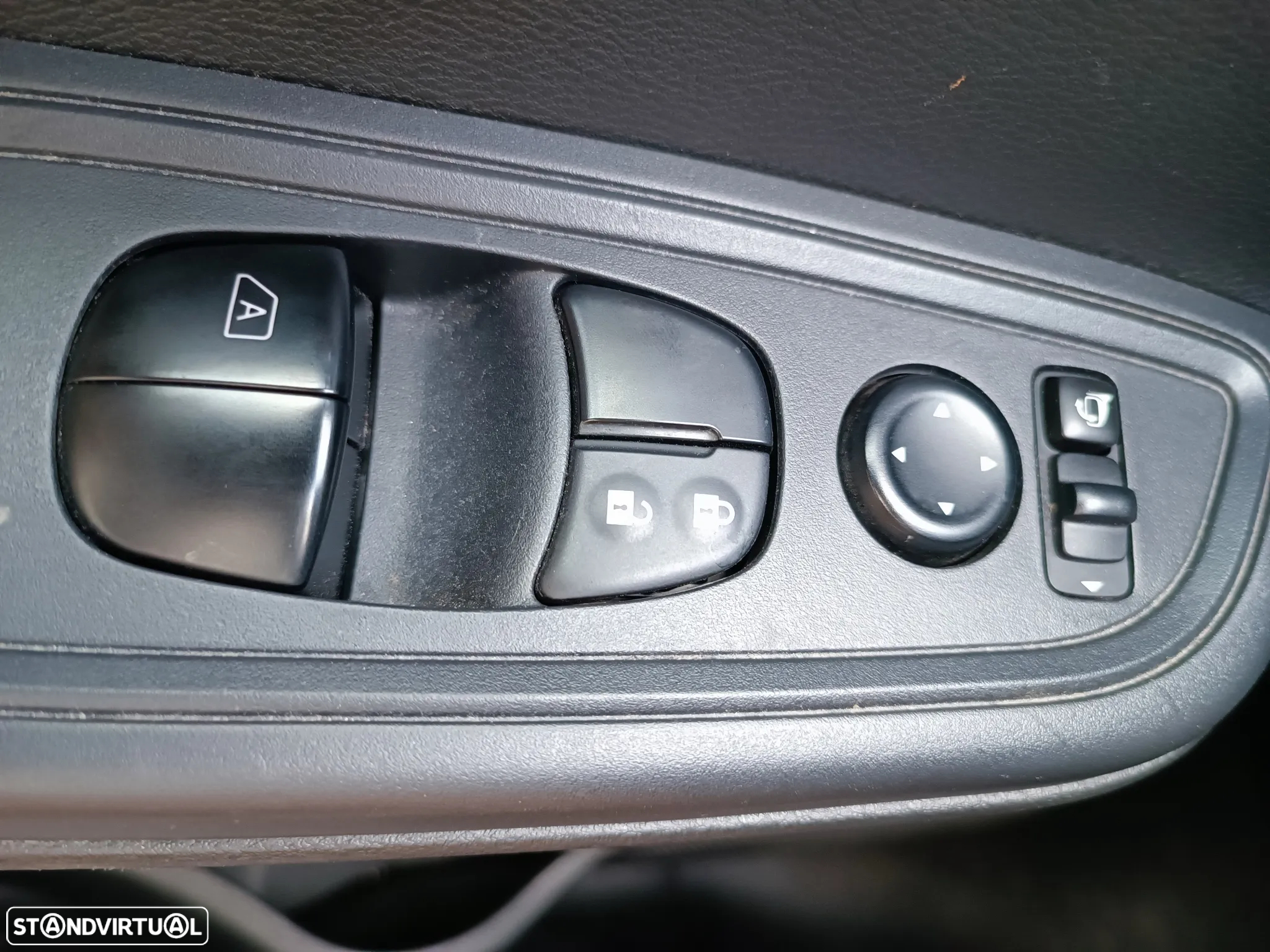 Nissan Micra 0.9 IG-T N-Connecta S/S - 10