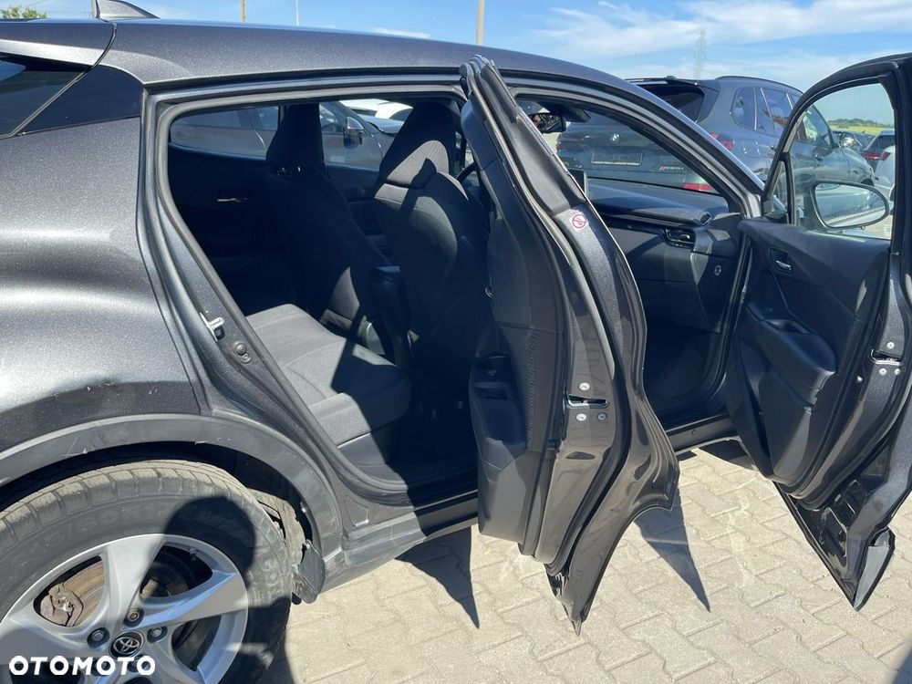 Toyota C-HR - 11