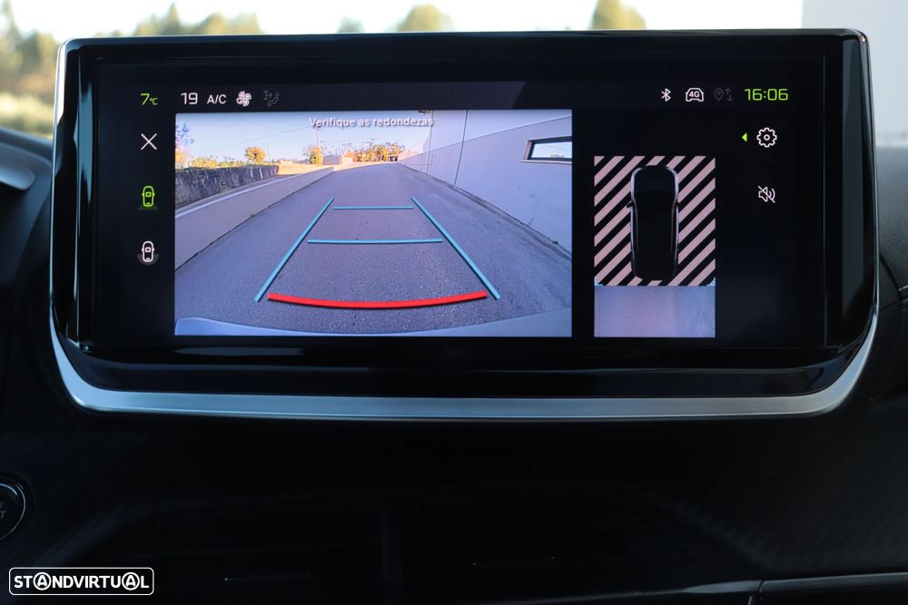 Peugeot 2008 PureTech 130 EAT8 GT - 18