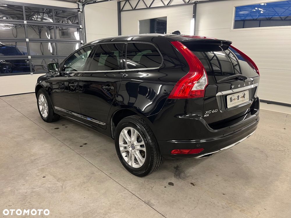 Volvo XC 60 D4 Geartronic Momentum - 4