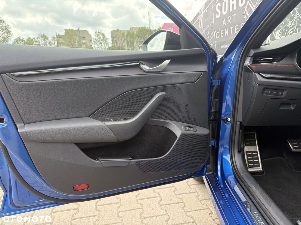 Skoda Octavia 2.0 TSI RS DSG - 11