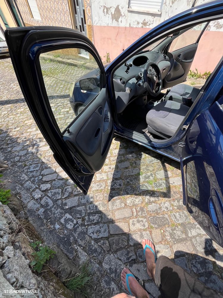 Toyota Yaris 1.0 Luna ABS - 4